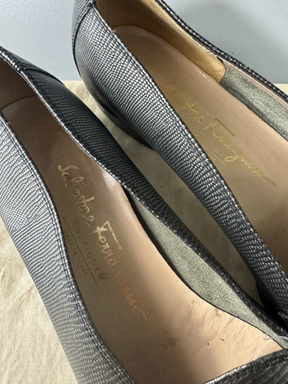 Salvatore Ferragamo Gray Lizard embossed Leather Loafer, Size 8 AAAA - Picture 13 of 15